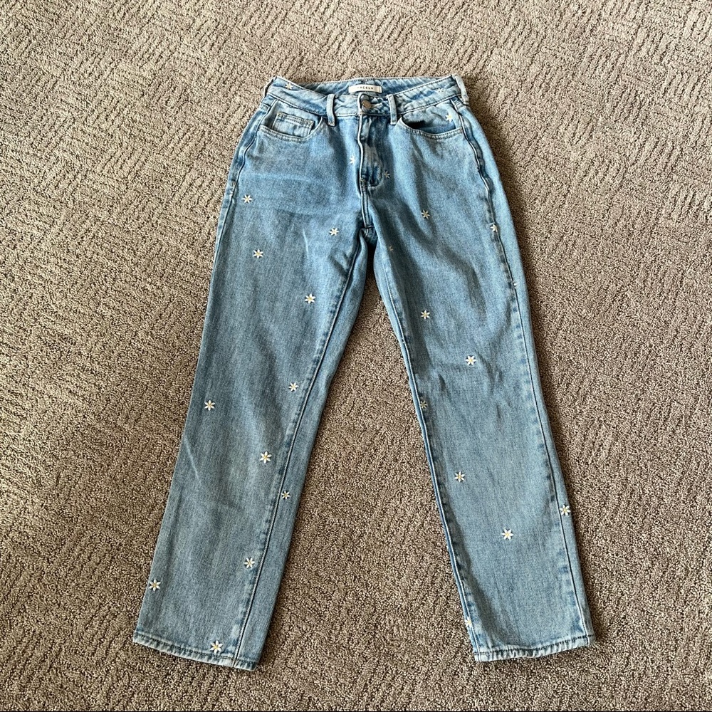 PacSun Denim Mom Jeans With Daisy Patches Size 24